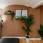 Apartment Homely - Spacious Flat Quiet, Friedrichstrasse, River Berlin