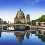 アパート Homely - Spacious Flat Quiet, Friedrichstrasse, River *