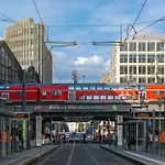 Homely - Spacious Flat Quiet, Friedrichstrasse, River Apartment