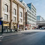 Homely - Spacious Flat Quiet, Friedrichstrasse, River アパート *