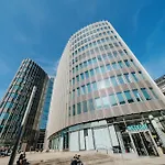 Homely - Spacious Flat Quiet, Friedrichstrasse, River