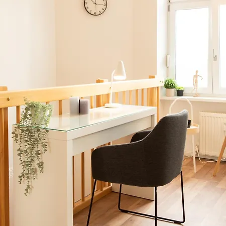 Homely - Spacious Flat Quiet, Friedrichstrasse, River Berlín