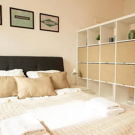 Homely - Spacious Flat Quiet, Friedrichstrasse, River Appartement *