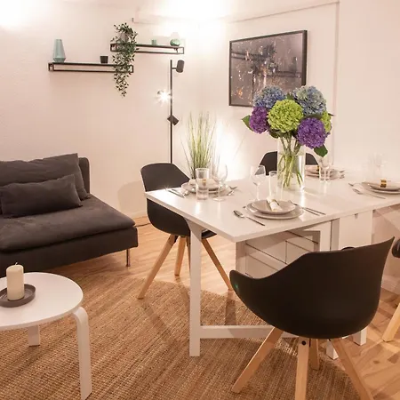 Homely - Spacious Flat Quiet, Friedrichstrasse, River Lejlighed Berlin