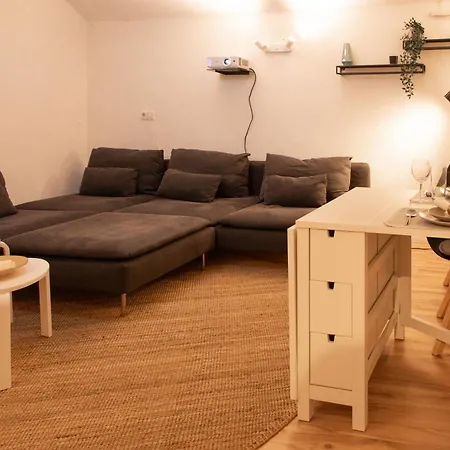 Apartmán Homely - Spacious Flat Quiet, Friedrichstrasse, River Berlín