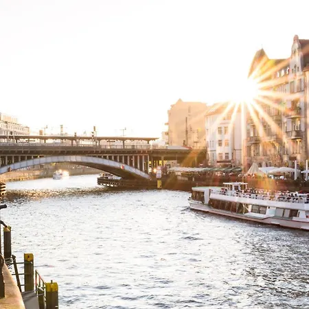 Homely - Spacious Flat Quiet, Friedrichstrasse, River Berlin