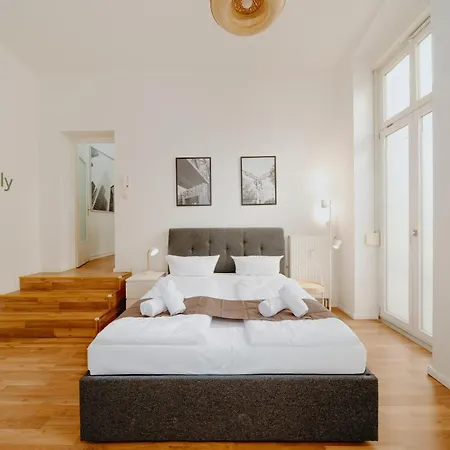 Appartement Homely - Spacious Flat Quiet, Friedrichstrasse, River