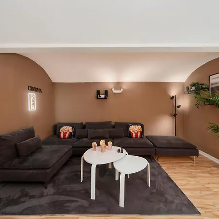 Appartement Homely - Spacious Flat Quiet, Friedrichstrasse, River Berlijn