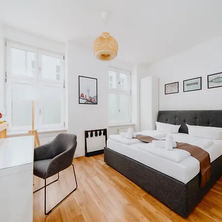 Homely - Spacious Flat Quiet, Friedrichstraße, River Berlin