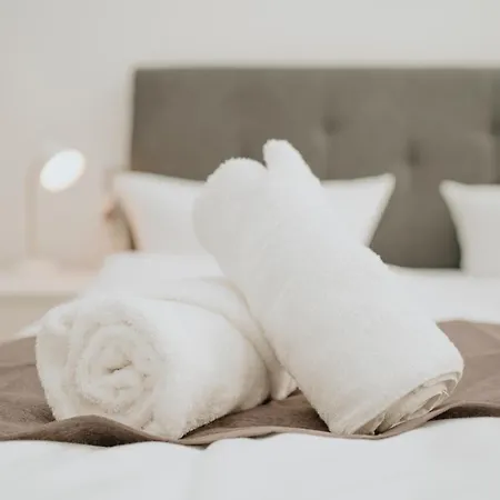 Homely - Spacious Flat Quiet, Friedrichstraße, River Berlin