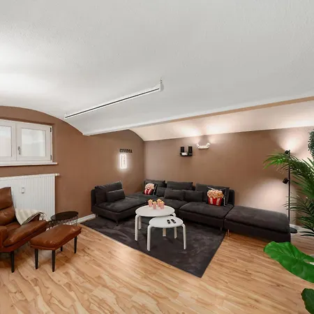 Homely - Spacious Flat Quiet, Friedrichstrasse, River