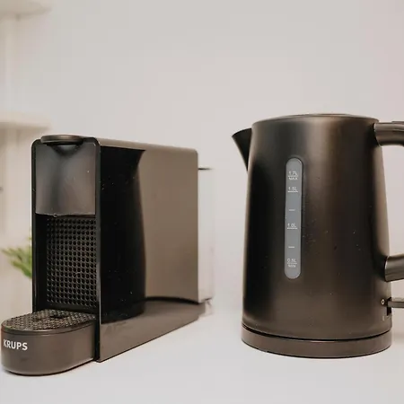 Homely - Spacious Flat Quiet, Friedrichstraße, River Apartment