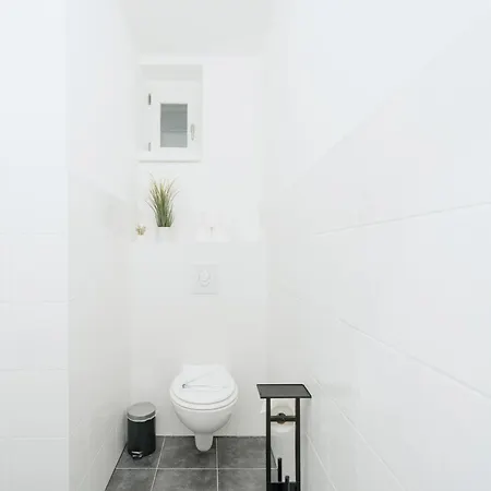 Homely - Spacious Flat Quiet, Friedrichstrasse, River * Berlin