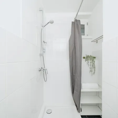 Homely - Spacious Flat Quiet, Friedrichstraße, River *