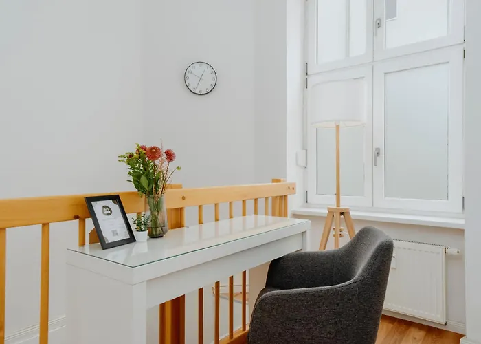 Homely - Spacious Flat Quiet, Friedrichstrasse, River