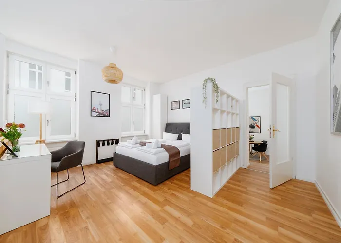 Homely - Spacious Flat Quiet, Friedrichstrasse, River * برلين