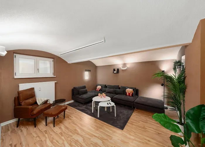 Homely - Spacious Flat Quiet, Friedrichstrasse, River