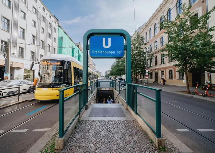 Homely - Spacious Flat Quiet, Friedrichstrasse, River Appartement *