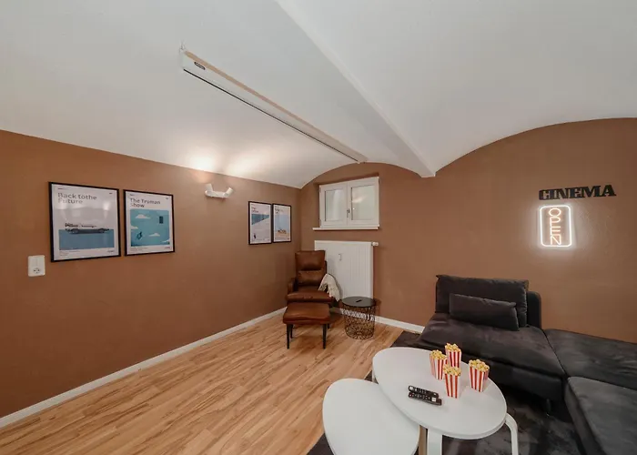 Homely - Spacious Flat Quiet, Friedrichstrasse, River