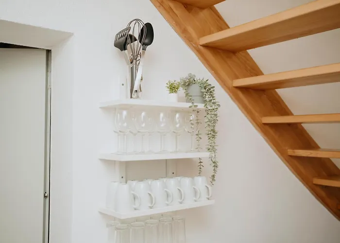 Homely - Spacious Flat Quiet, Friedrichstrasse, River * Berlijn