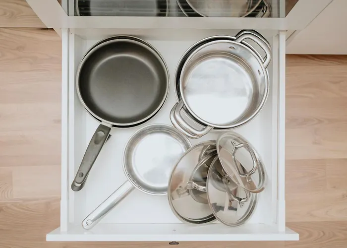 Homely - Spacious Flat Quiet, Friedrichstrasse, River شقة برلين