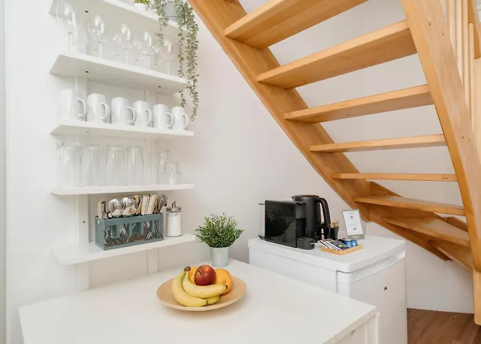 Homely - Spacious Flat Quiet, Friedrichstrasse, River