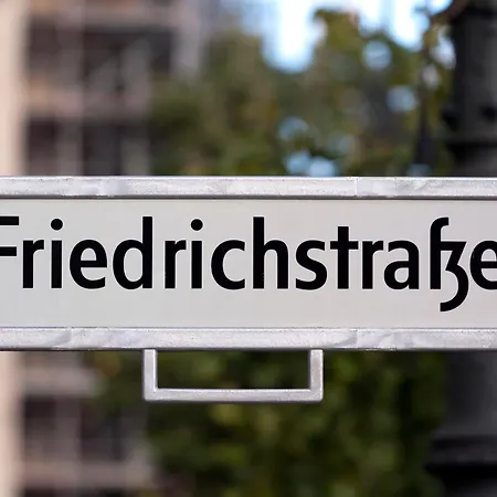 Homely - Spacious Flat Quiet, Friedrichstrasse, River