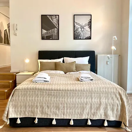 Appartamento Homely - Spacious Flat Quiet, Friedrichstrasse, River