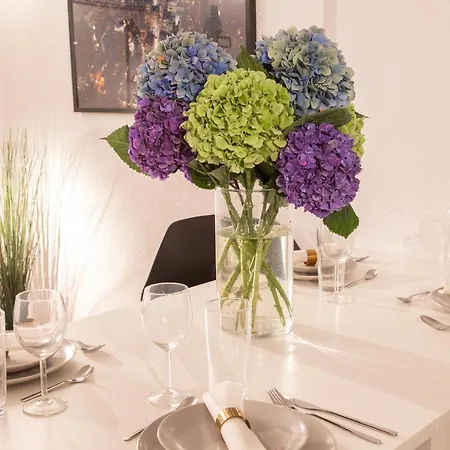 Апартаменты Homely - Spacious Flat Quiet, Friedrichstrasse, River