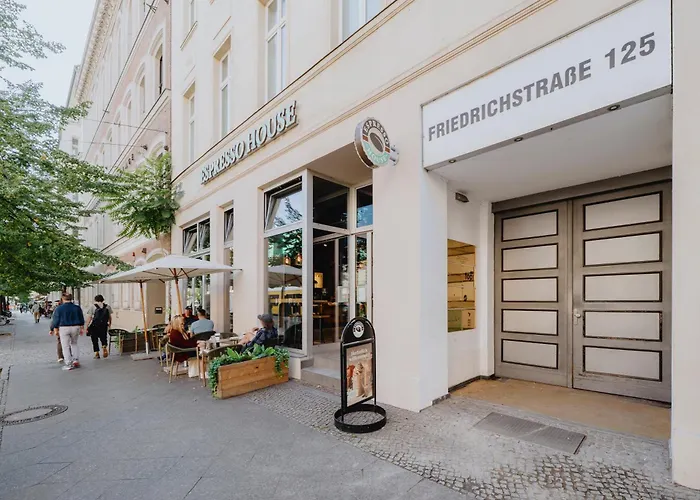 Homely - Spacious Flat Quiet, Friedrichstrasse, River Berlín