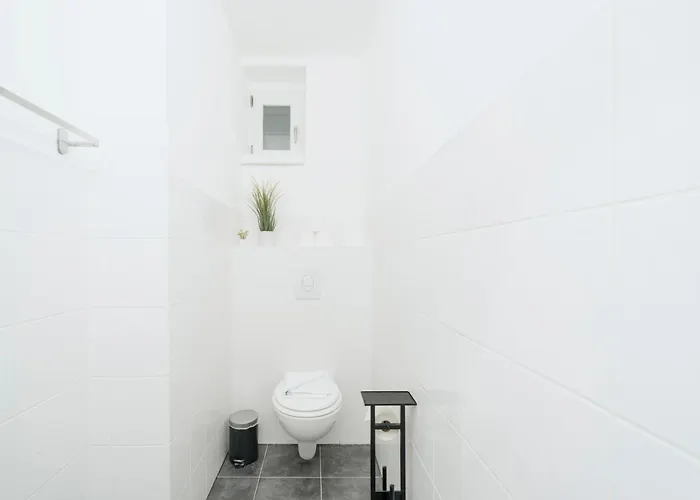 Homely - Spacious Flat Quiet, Friedrichstrasse, River * Berlín